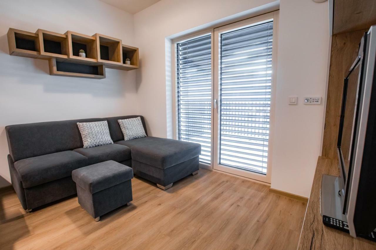 Mojca Apartma Eva-neza, *